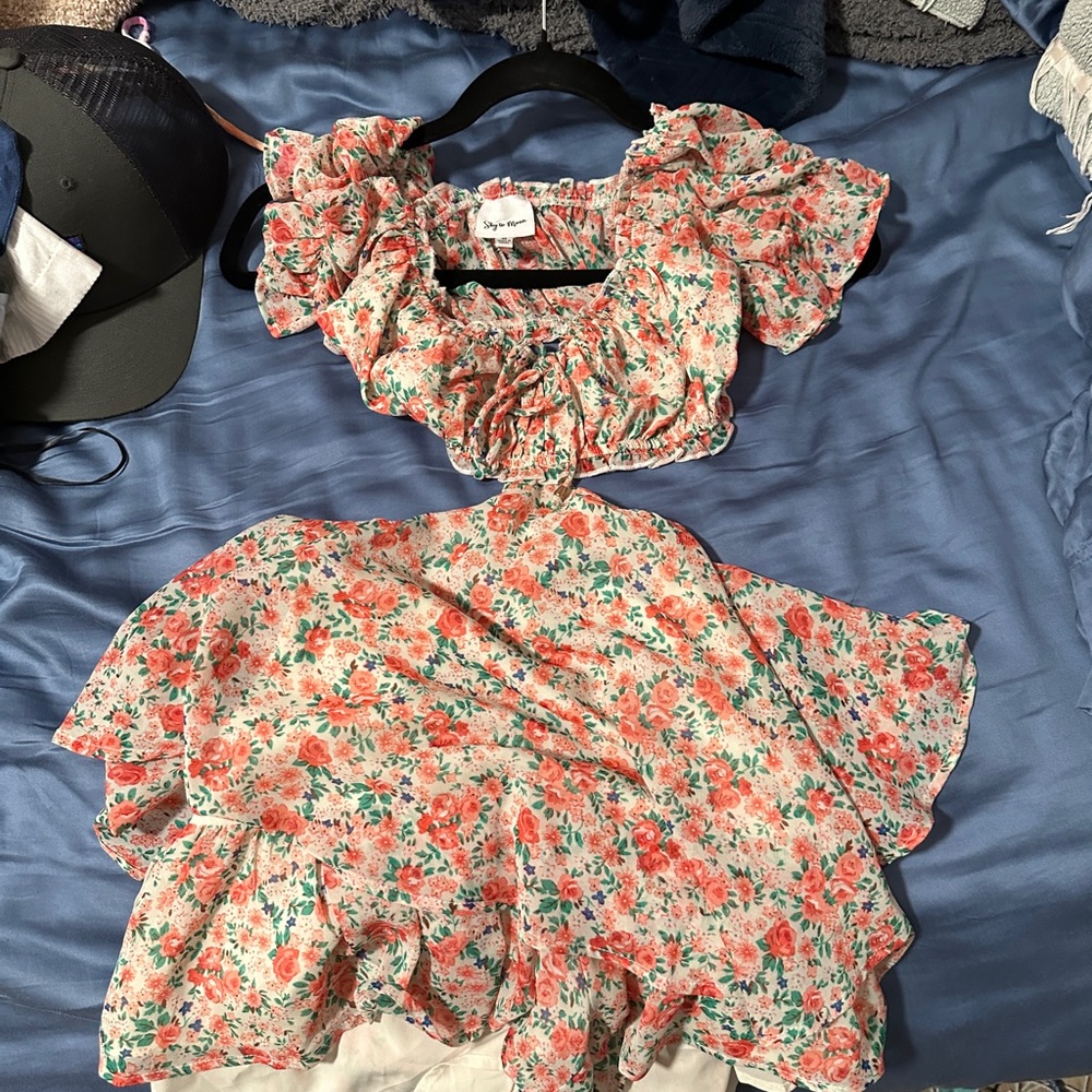floral on/off shoulder flowey romper